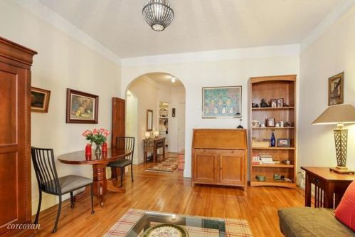 26 97th St, New York NY  10025-6002 exterior