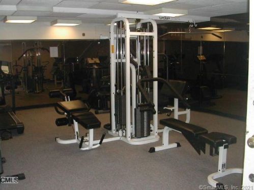60 Strawberry Hill Ave, Stamford CT  06902-2600 exterior