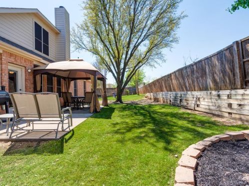 5701 Northcrest Dr, Lewisville TX  75028-4803 exterior