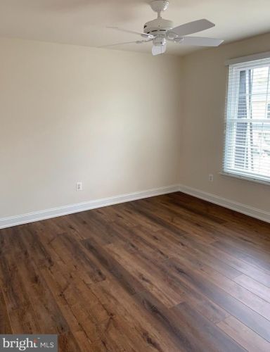 1019 Harbour Dr, Palmyra NJ  08065-1219 exterior