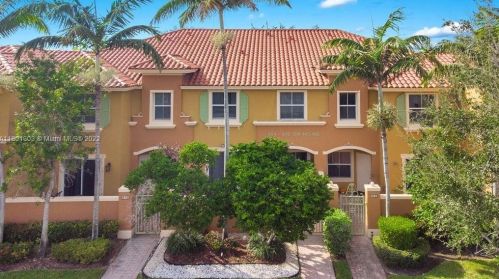 966 143rd Ave, Hollywood FL  33027-6155 exterior