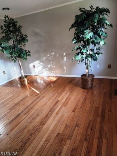 65 Jefferson Dr, Piscataway NJ  08854-5052 exterior