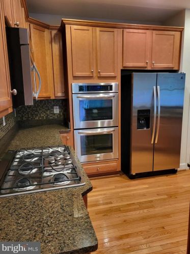 404 Madison Manor Ct, Herndon VA  20170-4540 exterior