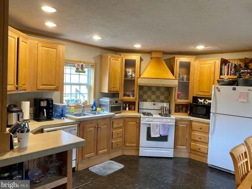 129 Locust Ln, Smithville PA  17560-9758 exterior