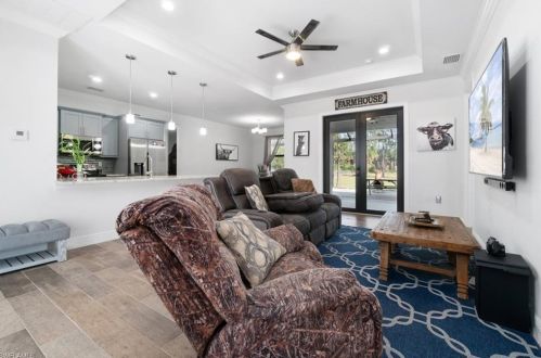 3011 12th Ave, Naples FL  34120-3730 exterior