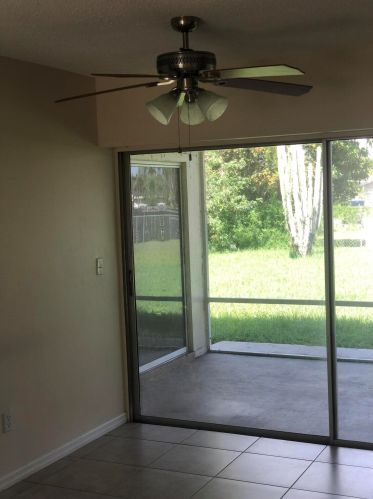 223 Airoso Blvd, Fort Pierce FL  34983-1675 exterior