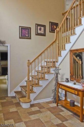 18 Sedgefield Dr, Greystone Park, NJ 07950-3065