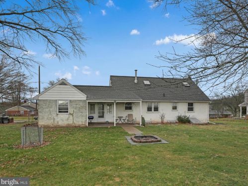 1246 Adams St, Pottstown PA  19464-2402 exterior