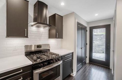 911 Mccandless Ave, Pittsburgh PA 15201-2451 exterior