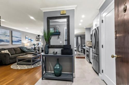 352 Central Park Ave, Scarsdale, NY 10583-1302