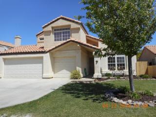 13615 La Villa Dr, Victorville, CA 92395-5249