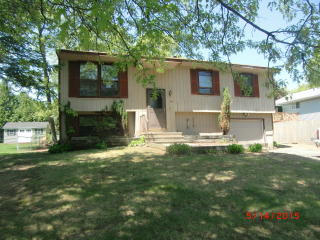 48 Carriage Dr, Union City, CT 06770-5228