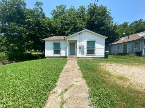 2935 Carpenter Ave, Dallas, TX 75215-4351
