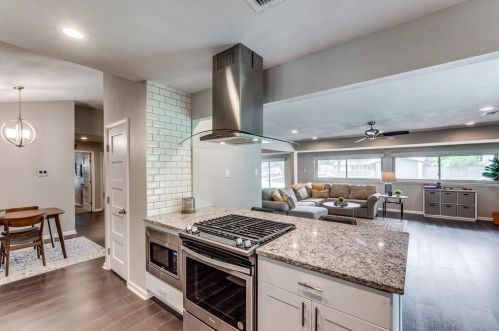 11221 Dalron Dr, Dallas TX  75218-1317 exterior