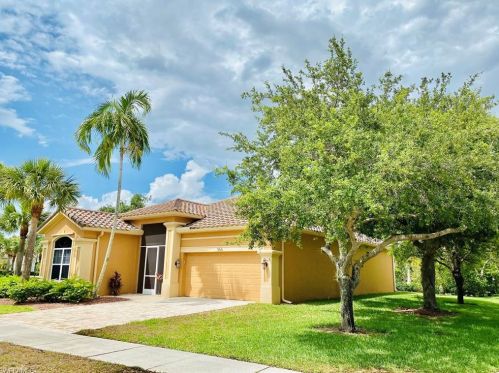 366 Harvard Ln, Naples, FL 34104-8799