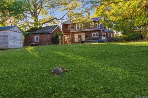 391 Kings Hwy, Valley Cottage NY 10989-1527 exterior