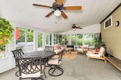 4 Magenta Ln, Elwood NY  11731-5116 exterior