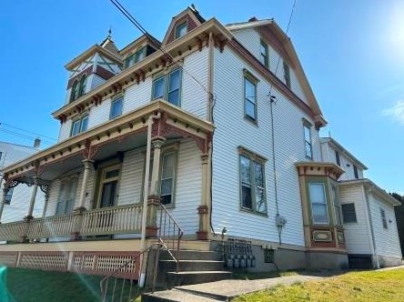 304 Berwick St, Easton, PA 18042-6701