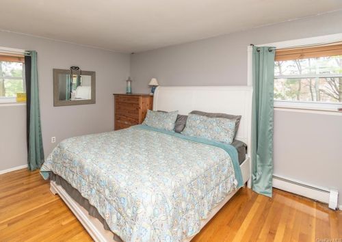 3 Capital Dr, Washingtonville NY  10992-1384 exterior