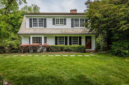152 Old Field Rd, Strongs Neck, NY 11733-1668