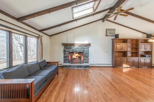 104 Still Rd, Poughquag NY  12570-5045 exterior