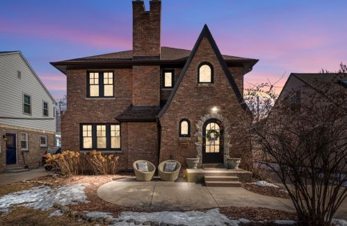 5844 Kent Ave, Milwaukee, WI 53217-4612