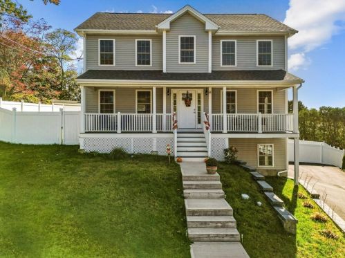 4 Stephanie Dr, Providence, RI 02904-2914