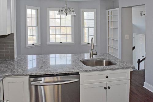 8 Kevin Rd, Lincoln Park NJ  07035-2117 exterior