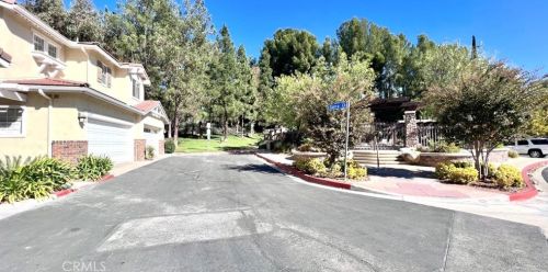 26605 Sierra Ct, Santa Clarita, CA 91354-2515