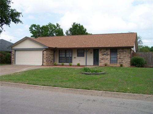 5624 Caracas Dr, Fort Worth, TX 76180-6564