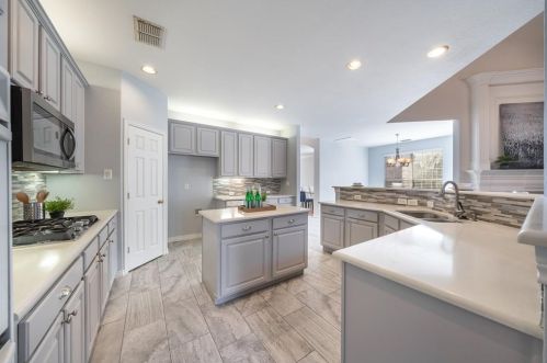 3005 Chippenham Dr, Plano, TX 75093-3161