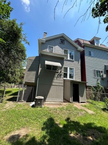 2713 Zephyr Ave, Pittsburgh, PA 15204-1955