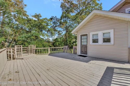 226 Davis Ave, Lacey NJ  08731-3519 exterior