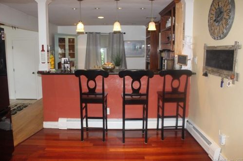 84 Columbine Dr, Bridgeport CT  06611-4601 exterior