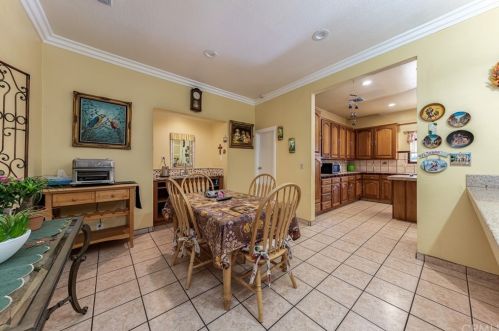 12070 Morning Ave, Downey CA  90242-2324 exterior