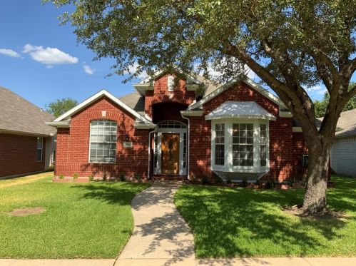 303 Parkhurst Ln, Allen TX  75013-2962 exterior