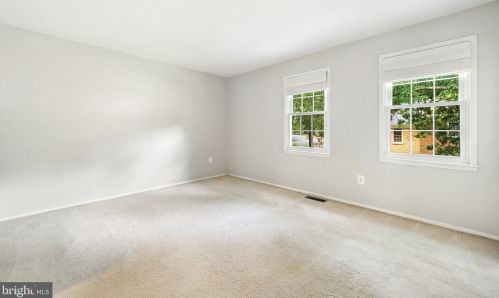 2356 Horseferry Ct, Herndon VA 20191-2733 exterior