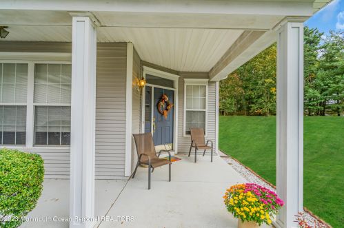 20 Silverwoods Dr, Lakewood, NJ 08701-7515