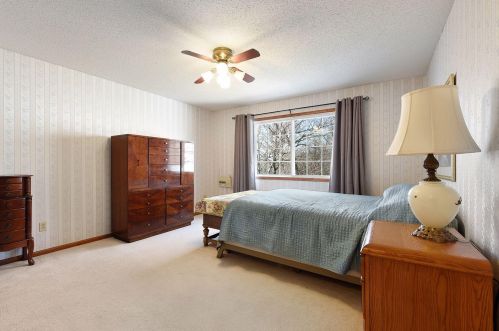 5759 Donegal Dr, Saint Paul MN 55126-3701 exterior