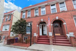 1665 4th St, Brooklyn, NY 11223-1541
