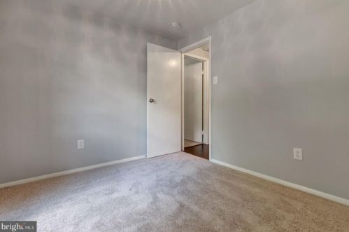 8467 Falling Leaf Rd, Springfield VA  22153-2503 exterior
