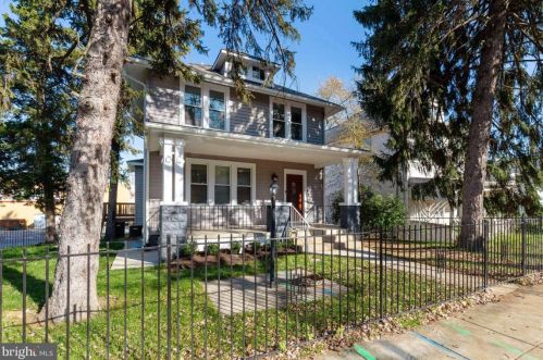 4108 Hayes St, Washington, DC 20019-3559