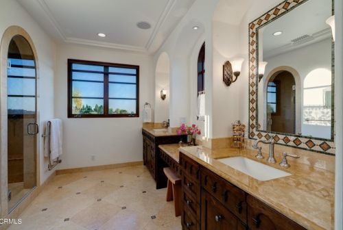 5320 Ivafern Ln, La Canada CA  91011-2811 exterior