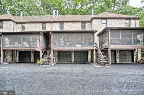 1304 Sand Hill Rd, Hummelstown, PA 17036-9713