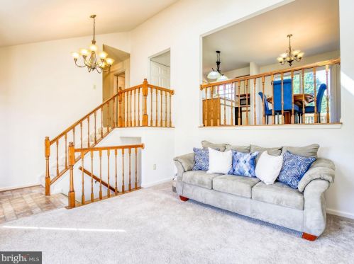 27 Cloverdale Pl, Charles Town WV  25414-4033 exterior