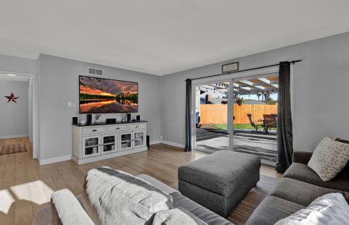 4471 Appleton St, San Diego CA 92117-1909 exterior