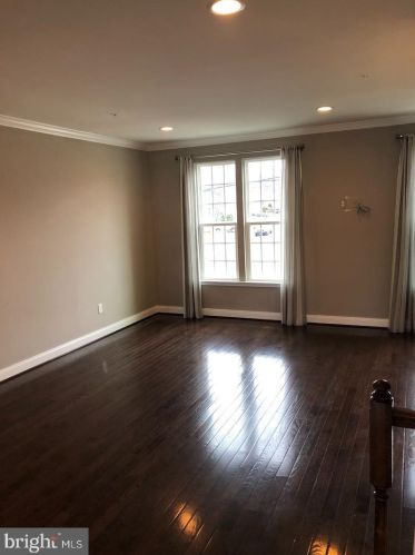 658 Chestnut St, Souderton, PA 18964-1142