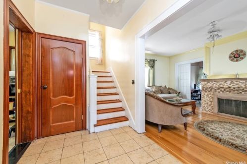 150-51 86th Ave, Jamaica, NY 11432-1018