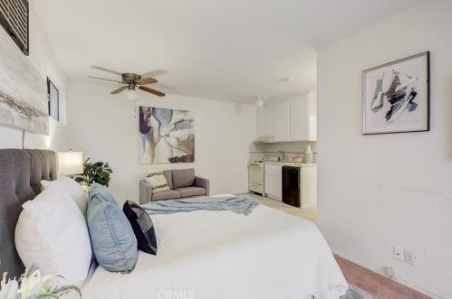 16627 Gilmore St, Van Nuys CA  91406-5610 exterior