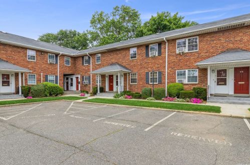 2547 Jerusalem Ave, North Bellmore NY  11710-1884 exterior